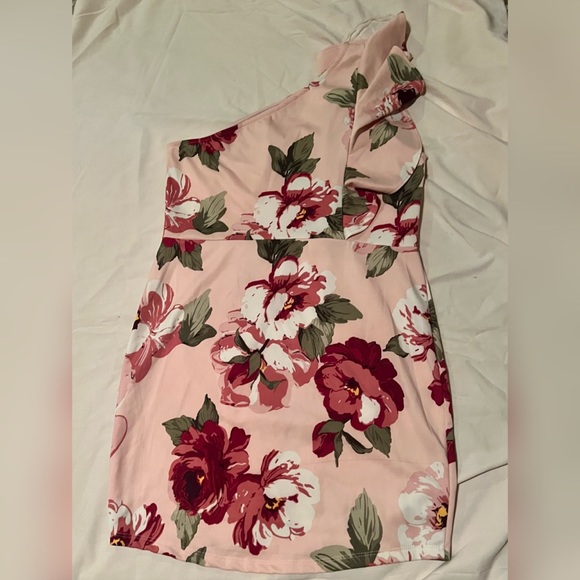 Charlotte Russe 1X Plus size one shoulder floral ruffle dress. - Picture 2 of 4